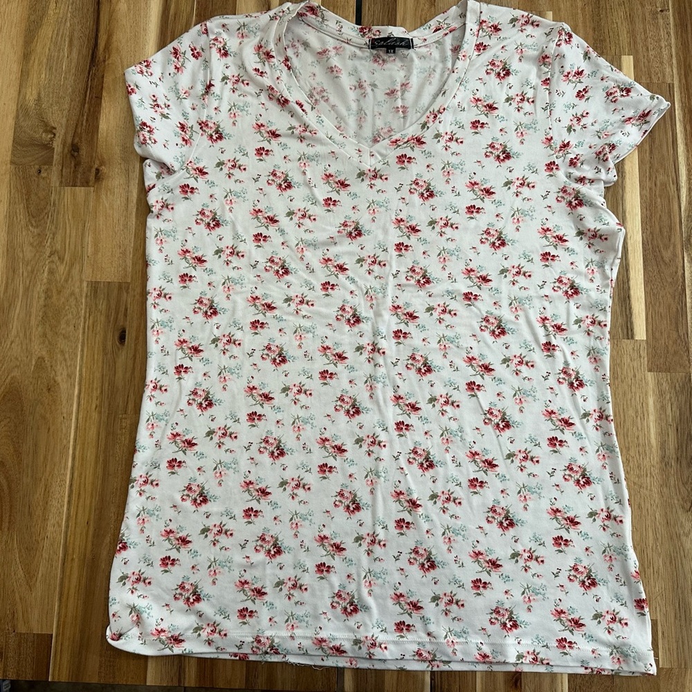 Splash Floral Short Sleeve V-Neck Top